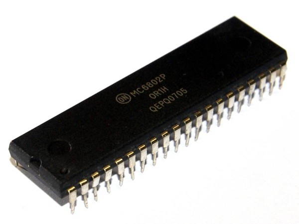 IC MC6802P