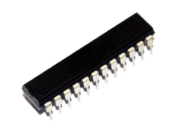 IC 6116 RAM (schmal)