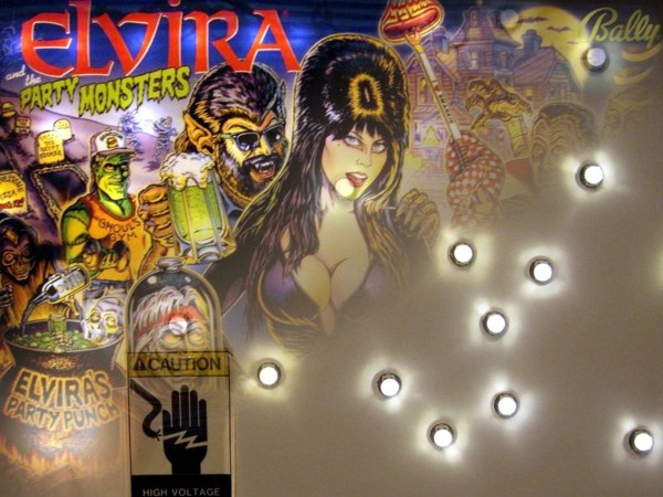 Noflix LED Backbox Set für Elvira and the Party Monsters