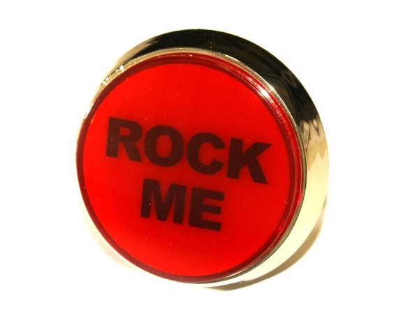 Button "Rock me" - rot, Gehäuse gold
